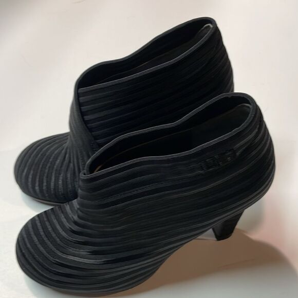 UN United Nude Womens Fold Hi Black Ankle Heels Booties Sz 5 - Picture 5 of 13